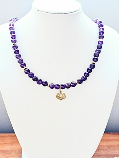 Imagen de Collar en piedra natural Amatista y dije flor de la vida