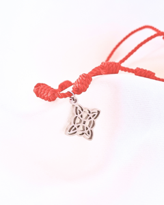 Pulsera 7 nudos con dije Nudo de Bruja