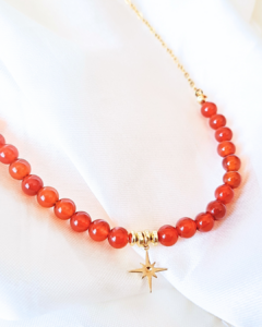 Ágata cornalina y acero dorado - Collar - Gargantilla - comprar en línea