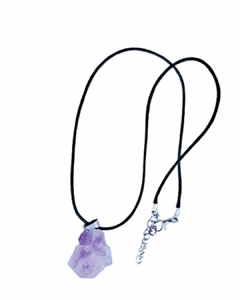 Collar con piedra en bruto de Amatista en internet