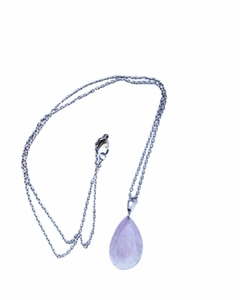 Collar con piedra en bruto de Amatista