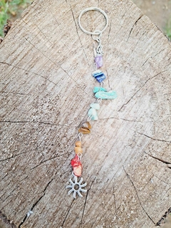 Llavero con piedras acorde a los 7 chakras - comprar en línea