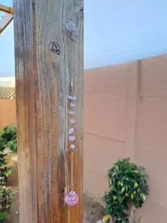 Colgante prisma con piedra Cuarzo Rosa en internet