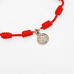 Pulsera Tibetana de protección - Pulsera hilada 7 Nudos y dije San Benito en internet