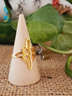 Anillo Nudo de Bruja de acero quirúrgico