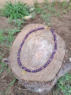 Collar en piedra natural Amatista y dije flor de la vida en internet