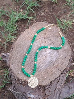 Collar Cuarzo Verde y dije flor de la vida en internet