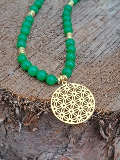 Collar Cuarzo Verde y dije flor de la vida