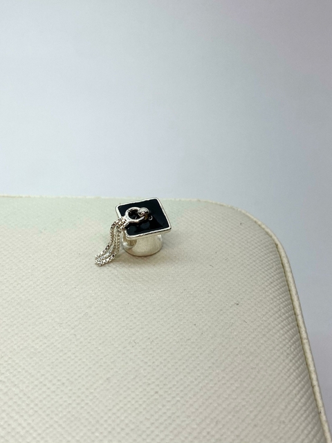 Berloque Separador Chapéu Formatura Resina 9mm