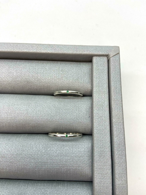 Aliança Lisa Detalhe Zircônia Verde