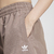 Pantalón Cargo Adidas Originals Adicolor Trace Brown - byCarrú