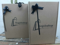 BOX LUIGI BOSCA MALBEC CON VASOS NEGROS Y ACCESORIOS - REGALOSHOP