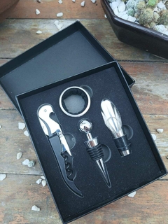 BOX DE VINO RUTINI Y LUIGI BOSCA CON ESTUCHE DE ACCESORIOS en internet