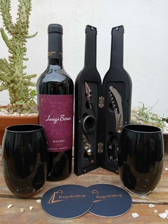 BOX LUIGI BOSCA MALBEC CON VASOS NEGROS Y ACCESORIOS en internet