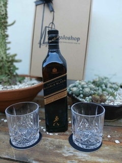 BOX JOHNNIE WALKER DOUBLE BLAK 12 AÑOS 750CC CON VASOS en internet