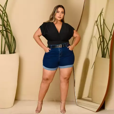 Shorts Jeans Plus Size Feminino com Cinto Duplo Preto – Estilo e Conforto para Você Brilhar! - comprar online