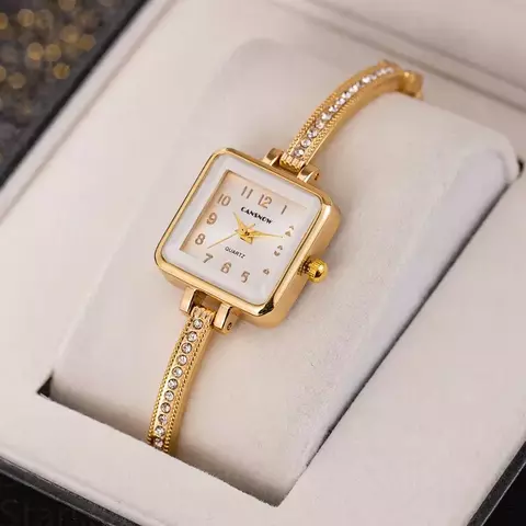Relógio Feminino Moda Quadrado Strass – Elegância e Modernidade no Seu Pulso