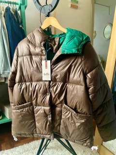 Campera impermeable con capucha