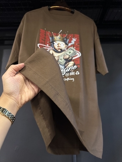 CAMISETA OVERSIZED TEMTATION MARROM - STREET VIBES