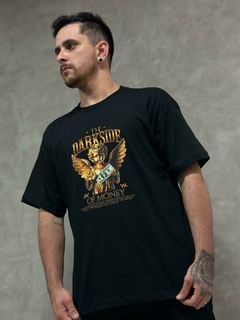 CAMISETA OVERSIZED THE DARKSIDE - comprar online