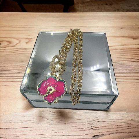 Gargantilha Feminina Luxo Elos Ovais com Flor Esmaltada Pink