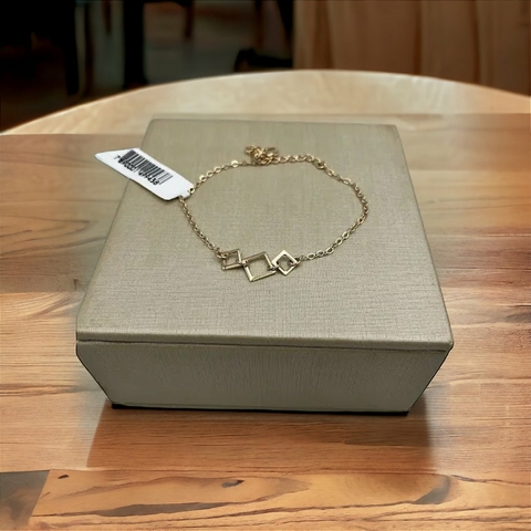 Pulseira Quadradinhos Centrais Banho Ouro