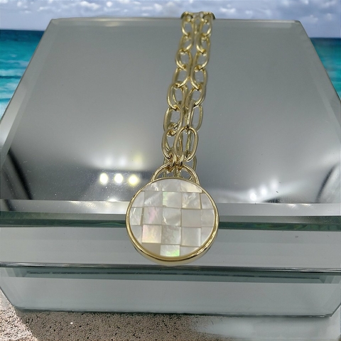 Colar Feminino Elos com Pingente Madreperola Mosaico