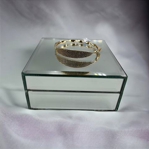 Bracelete Com Oito Fileiras de Zirconias Brancas Banhada a Ouro