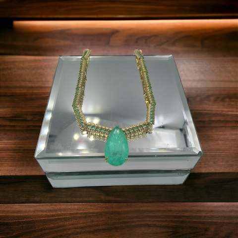 Gargantilha Luxo com Zirconias e Gota cor Turmalina Paraíba