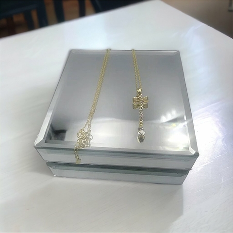 Colar Corrente Pingente Laço com Cristais Folheado a Ouro