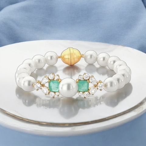 Pulseira Com Pérolas E Pingente Com Cristais Banhado A Ouro