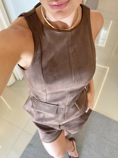 Blusa alongada Cassia na internet