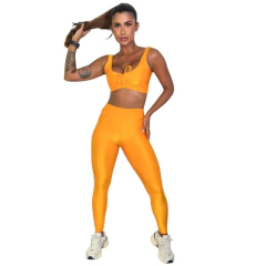 Imagen de Top Corto Nudo Shine