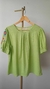 BLUSA EM LINHO COM BORADO NAS MANGAS