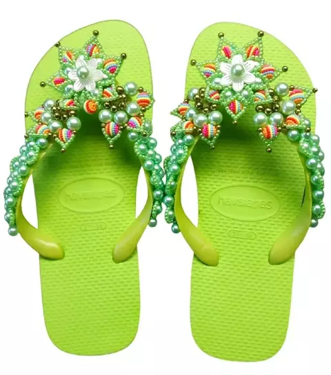 Chinelo Decorado Havaianas Top Verde Limão Luxo Pérolas Coloridas - comprar online