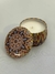 VELA AROMÁTICA ARTESANAL MANDALA CASCAS E FOLHAS 130G - comprar online