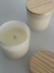 VELA AROMÁTICA ARTESANAL VIDRO BRANCO TAMPA MADEIRA MIRRA 200G na internet
