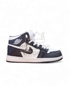 Jordan Mid – Blanco & Negro - MH.Urbana