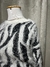 CONJUNTO HAES SAIA E BLUSA (M) na internet