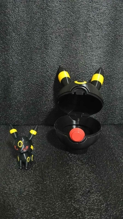 1 UMBREON + POKEBOLA UMBREON en internet