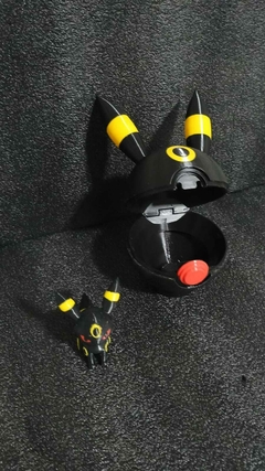 1 UMBREON + POKEBOLA UMBREON - comprar online