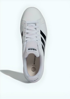 Adidas Grand Court na internet