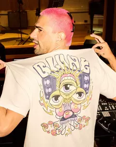 200732 Camiseta Bas. Wonderland Blunt na internet