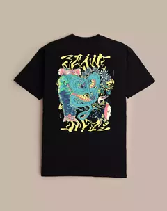 200748E Camiseta Blunt Baica Chihiro Big - comprar online