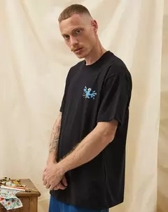 200774 Camiseta Rockus Blunt - Vibe Street Shop