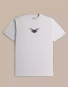 210193 Camiseta Over Noctu Blunt na internet
