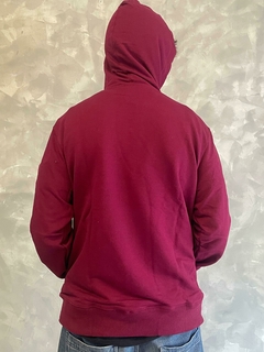 25205211 Canguru Boy Orange Bordô na internet