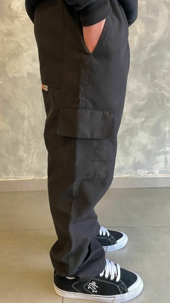 25209103 Calça Cargo Techno Orange Preto na internet