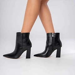 Imagem do BOTA MUST HAVE CARRANO SALTO BLOCO COURO PRETO