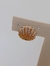 Brinco concha cravejada I Banhado a Ouro 18k